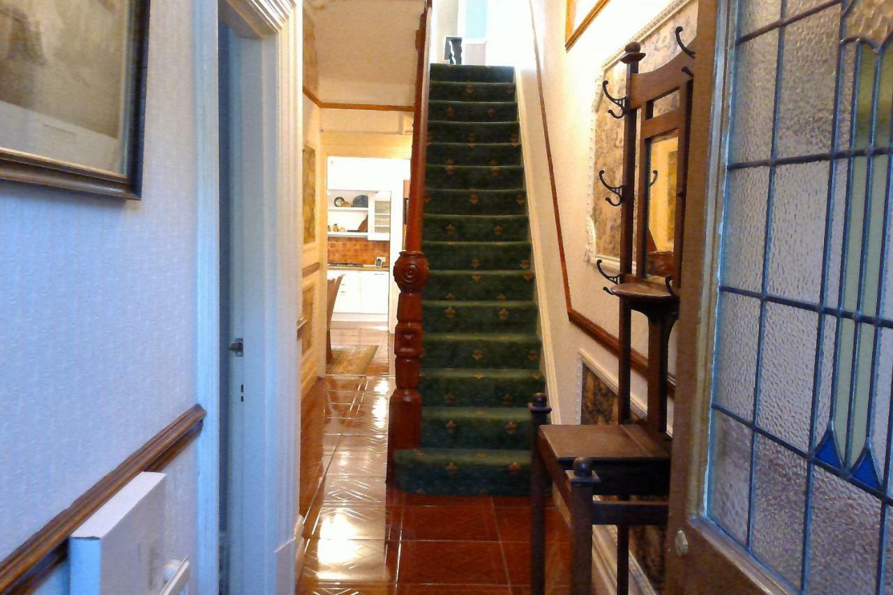 Beautiful Victorian House Hotel Cardiff Bagian luar foto