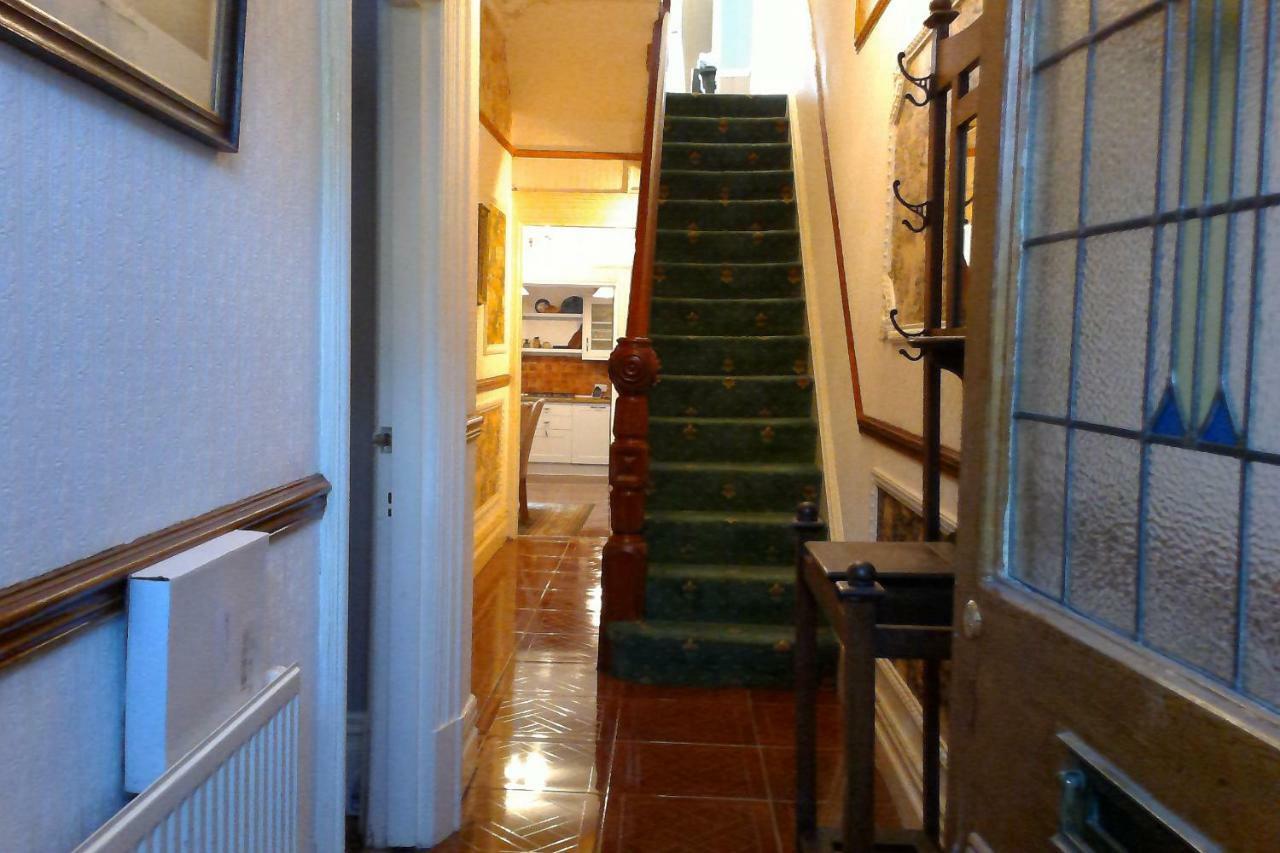 Beautiful Victorian House Hotel Cardiff Bagian luar foto