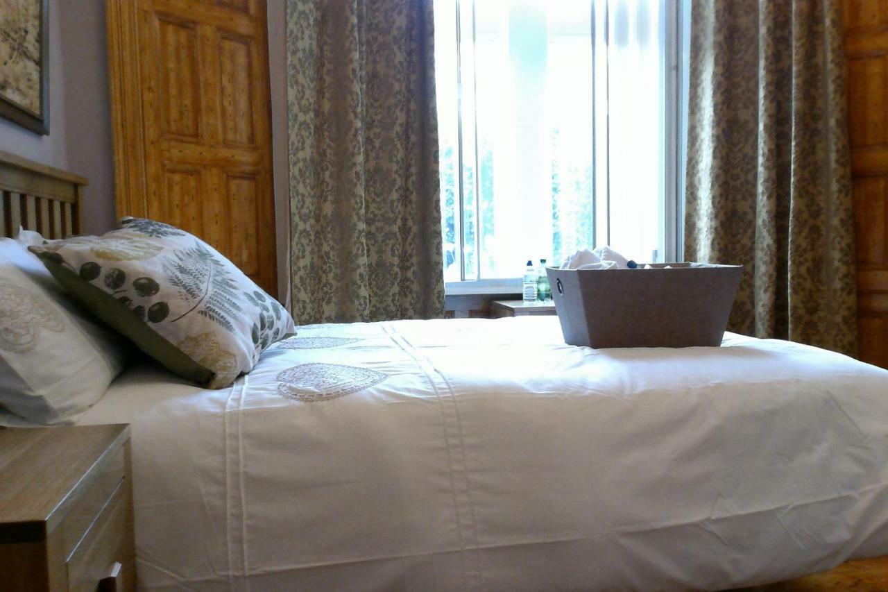 Beautiful Victorian House Hotel Cardiff Bagian luar foto